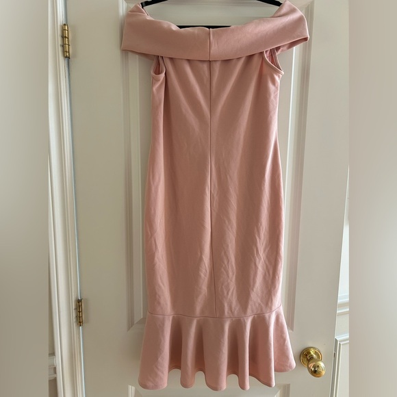 PinkBlush pink off the shoulders fitted maternity dress - Picture 4 of 6